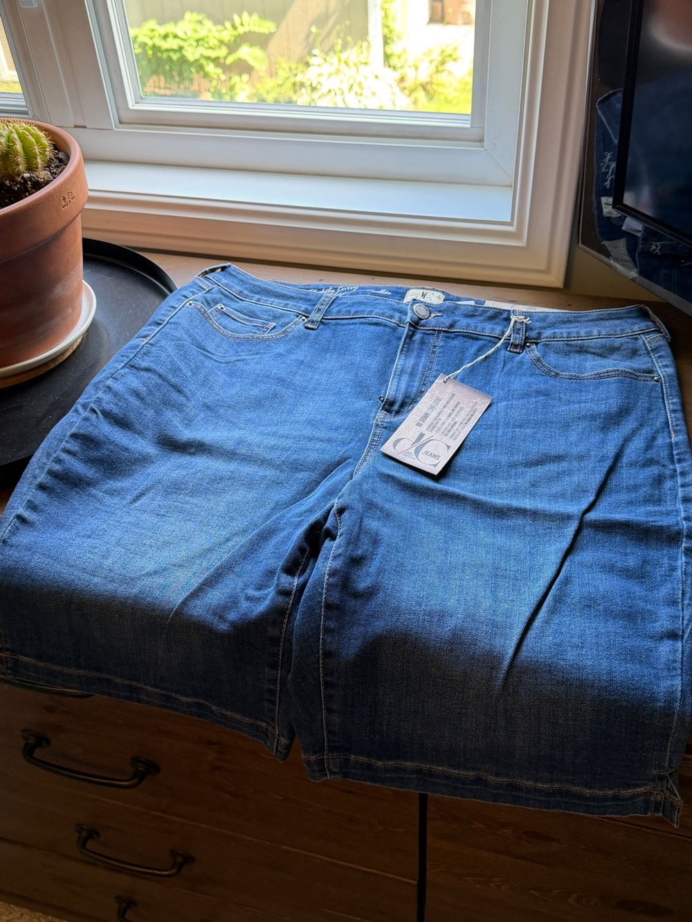 d. jeans Women's Blue Denim Bermudas with Stretch